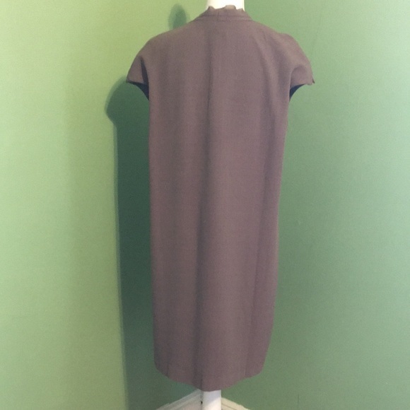 CARMEN MARC VALVO taupe cap sleeves knee length shift dress - Picture 6 of 9